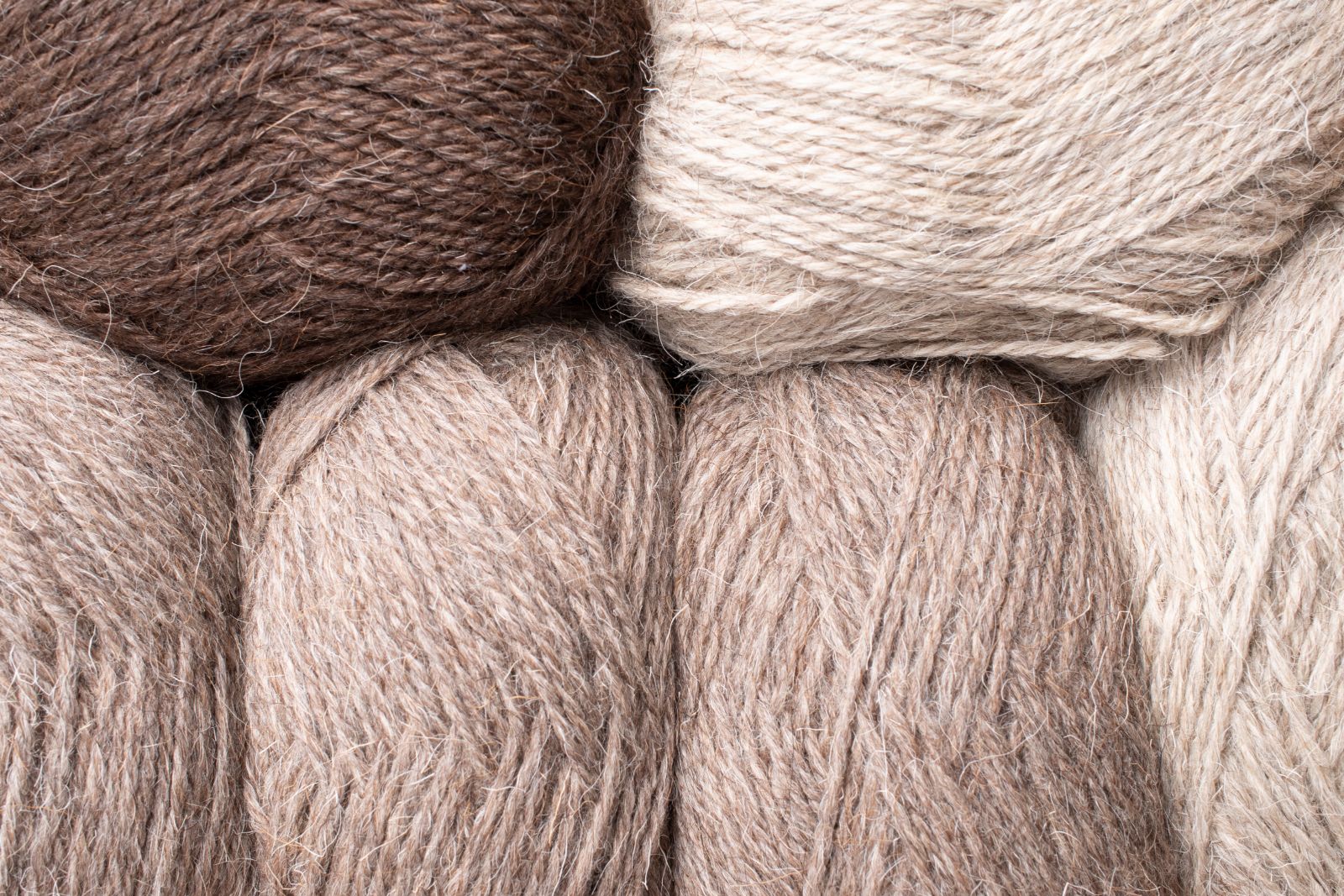 What Are the Benefits of Buying Natural Yarn in Bulk?